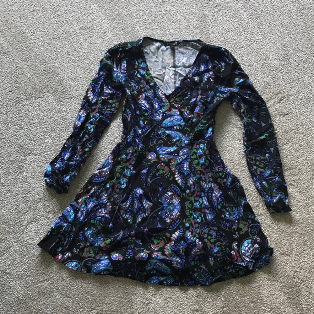 Black/multi long sleeve dress
